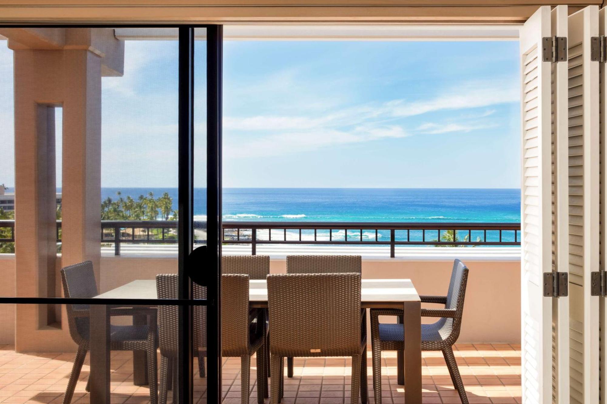 Hilton Village Resort 4*